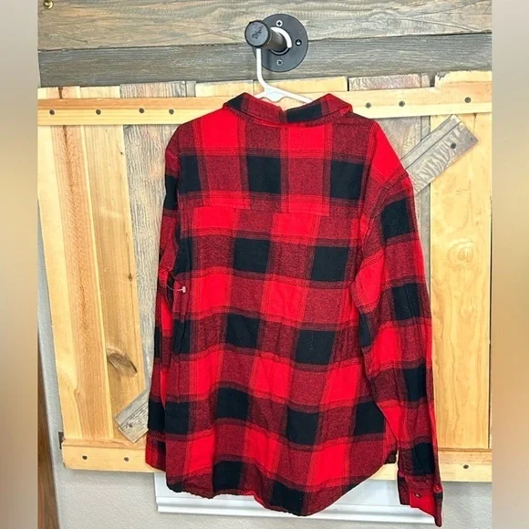 B005. NWOT Old Navy Youth red/black plaid flannel shirt XL 14-16 - Picture 3 of 4